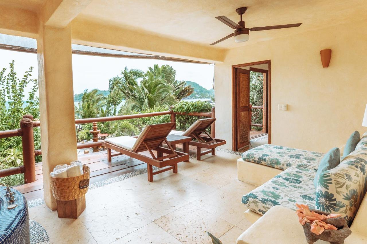 Hotel Aura Del Mar Zihuatanejo Exterior photo